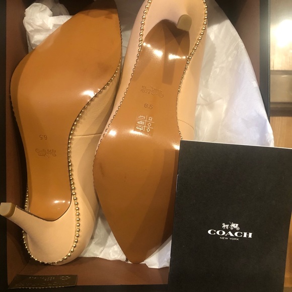 Coach Pumps Size 6.5 - Picture 3 of 6